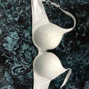 Brand new Never worn Victoria’s Secret bra